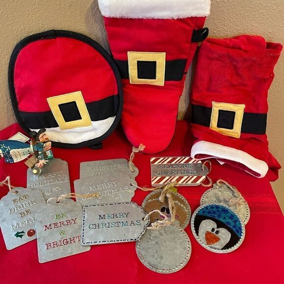 Santa Oven mitt Towel Set and Metal Tags - Picture 7 of 10